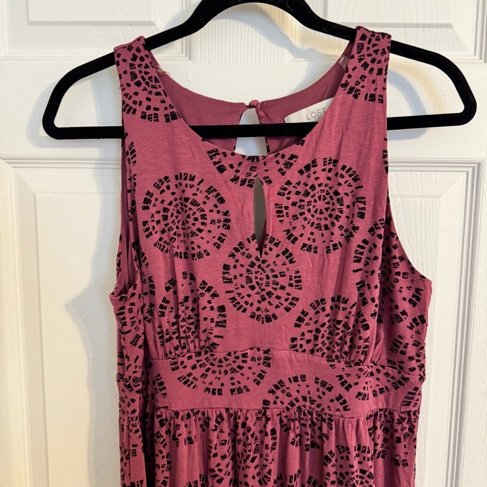 LOFT Sleeveless Maxi Dress | Size Medium | Berry Pink Printed - Picture 2 of 4